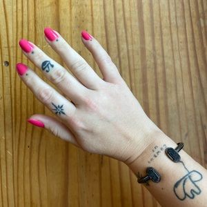 kendra scott black adjustable cuff